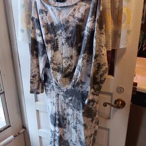 Casual Tie-Dye Midi Dress in Gray and White